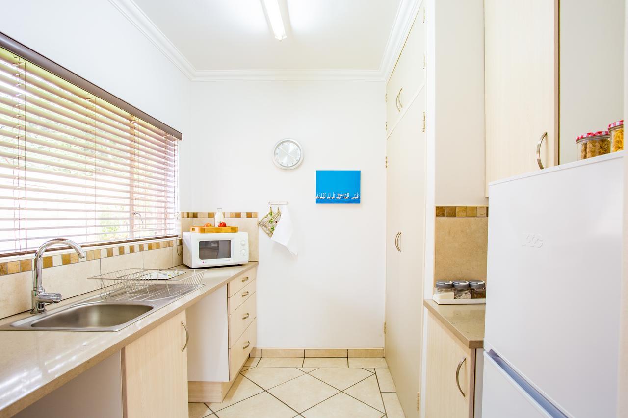 Leozet Self Catering Apartment Pretoria-Noord Extérieur photo